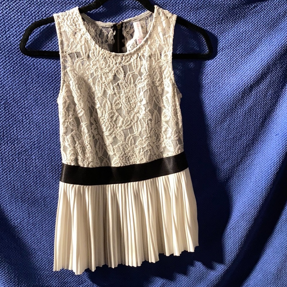 Cute lace detail blouse